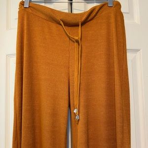 Zara Comfy & cute pants!